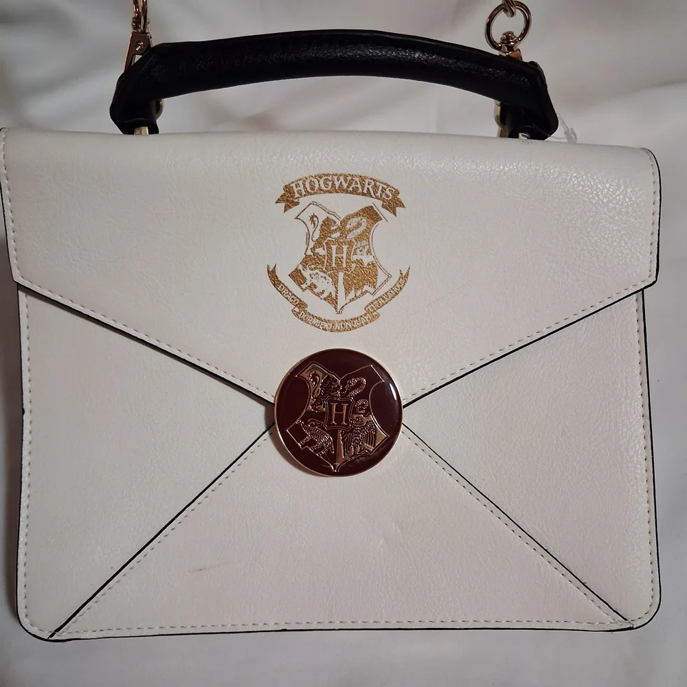 Harry Potter Hogwarts Letter Crossbody‎ Bag Cream Envelope Style Chain Strap